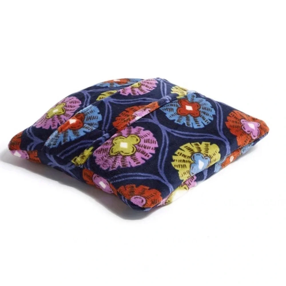 Vera Bradley Fleece Travel Blanket in Center Stage Glow NWT
